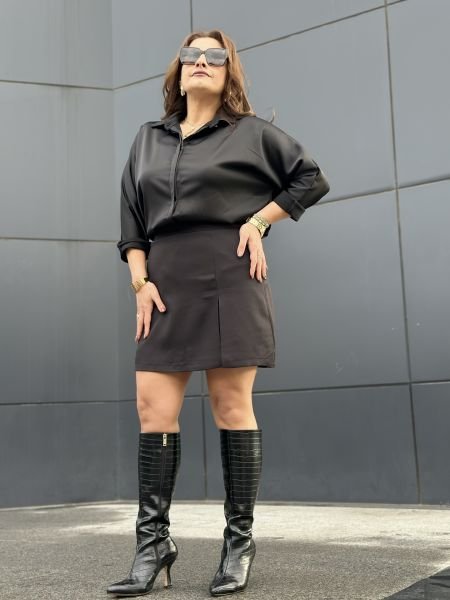 Siyah şort etek